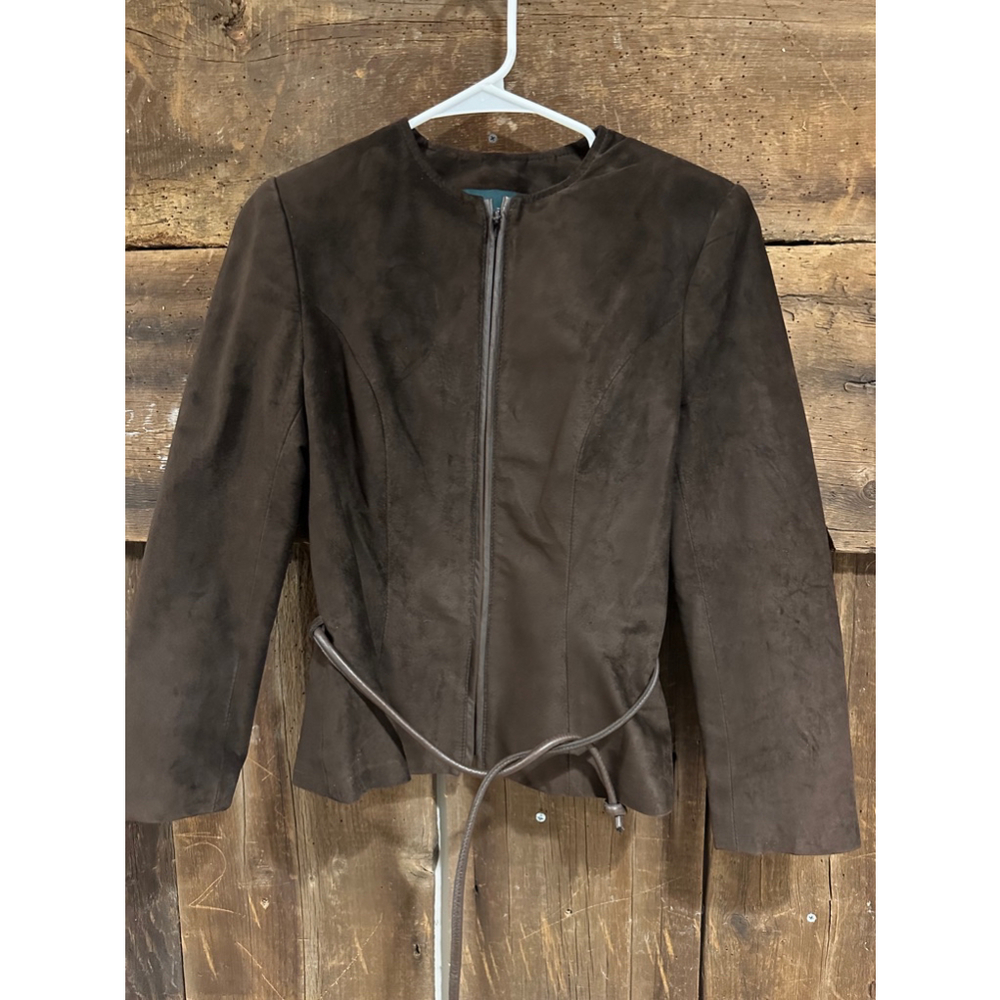 Women’s vintage luxury brown leather coat by Danier leather.‎ Size 4-6 NWT